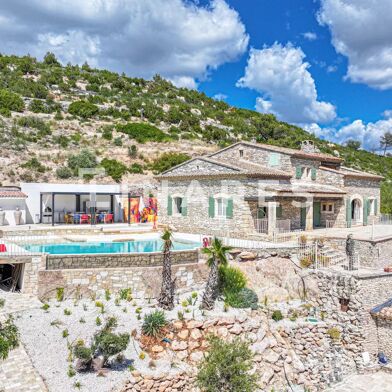 Maison 9 pièces 10500 €