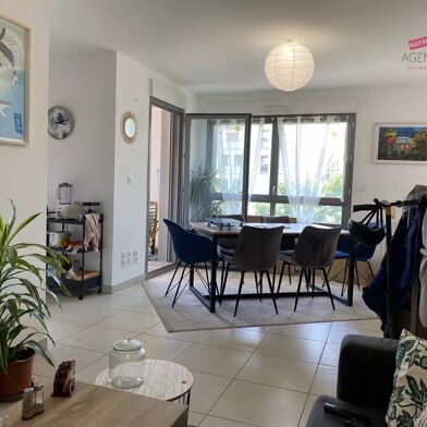 Appartement 3 pièces 921 €