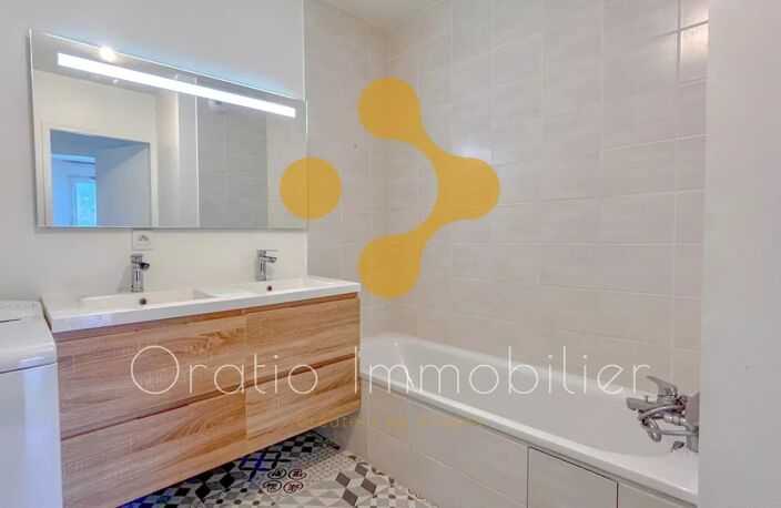 Bel Appartement T3 de 68 m² à Seynod (2011) — photo 4