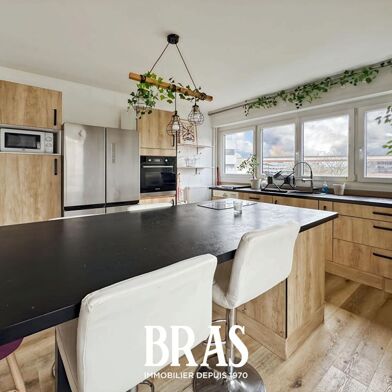 Appartement 4 pièces 252500 €