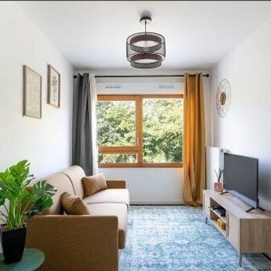 Appartement 1 pièces 890 €