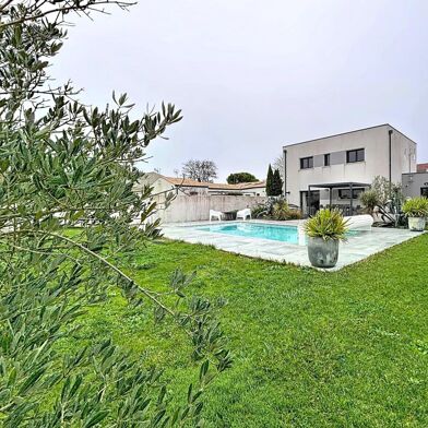 Maison 5 pièces 499000 €