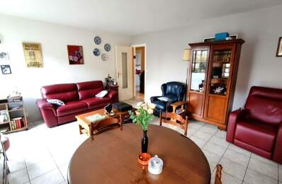 Appartement À Vendre — photo du bien