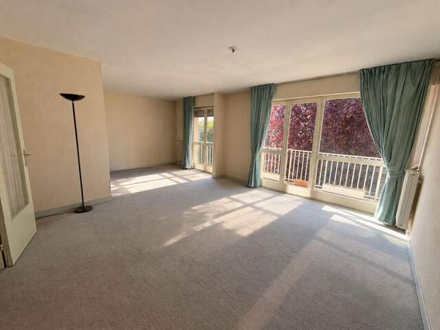 Appartement À Vendre — photo du bien
