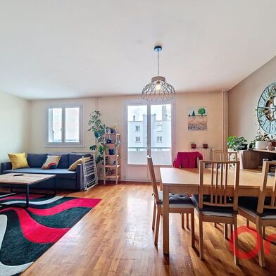 Appartement 3 pièces 1065 €