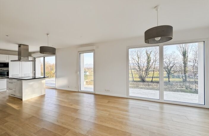 Maison à vendre 7 pièces DIVONNE LES BAINS - Maison contemporaine avec vue et magnifiques volumes — photo 2