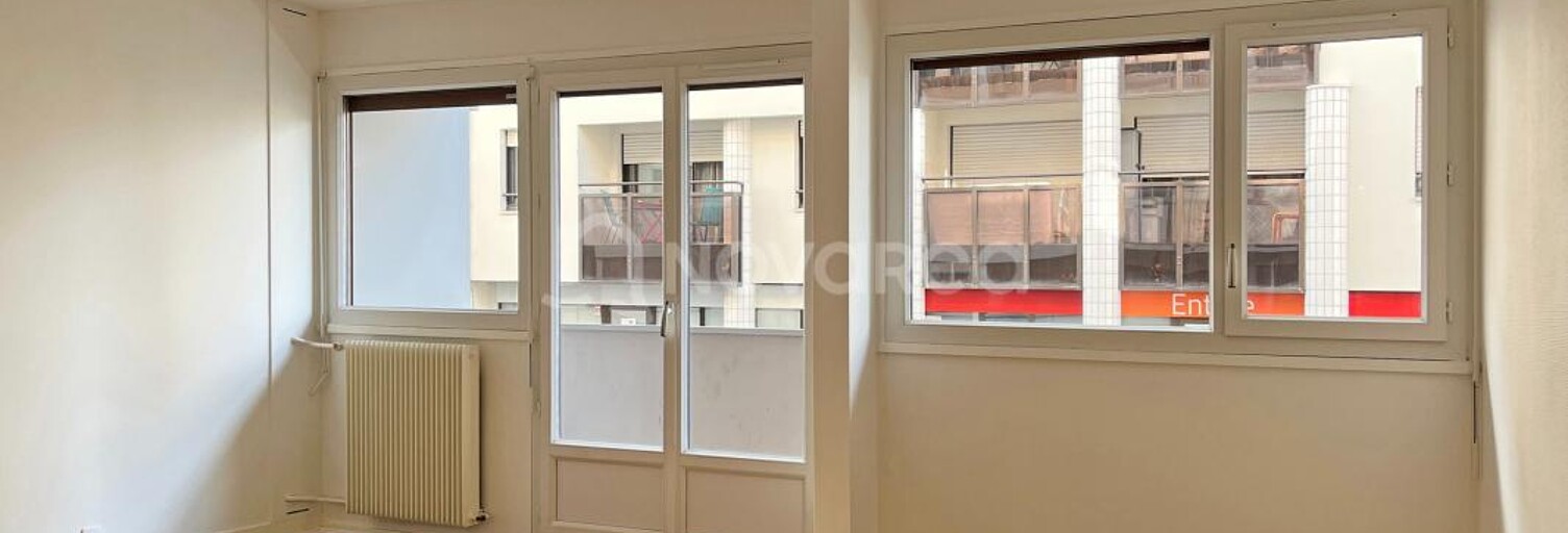 Bureau  87 m² à louer à Pau (64000)