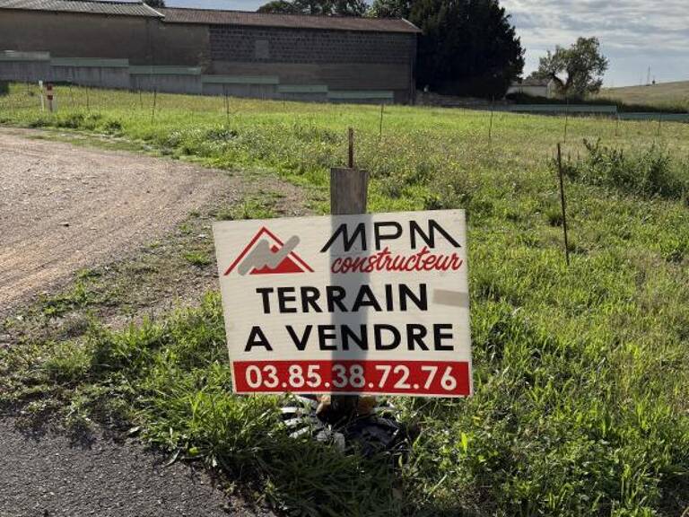 Terrain constructible à Hurigny — photo 1