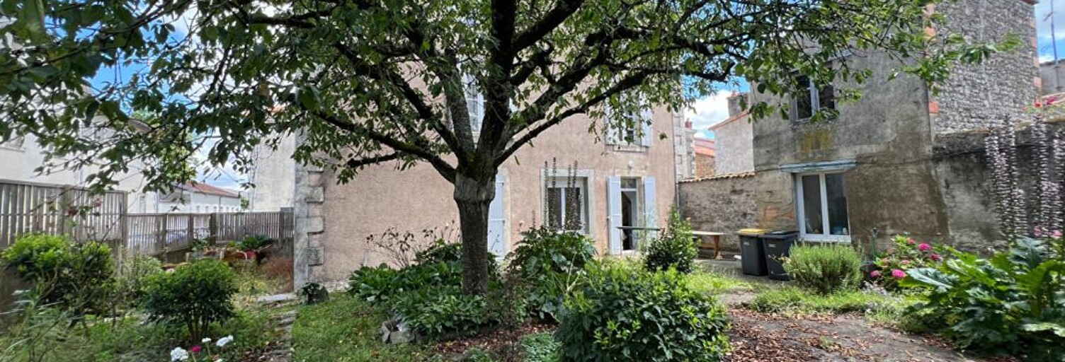 Maison 8 Pièces 137 m² à vendre à Saint-Maixent-l'École (79400)