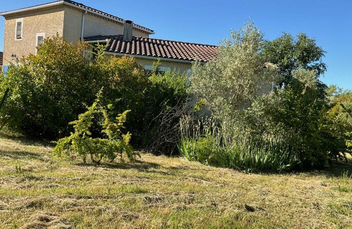 Villa traditionnelle de 2005 composée 4 chambres double garage terrain 3040 m2 constructible — photo 2