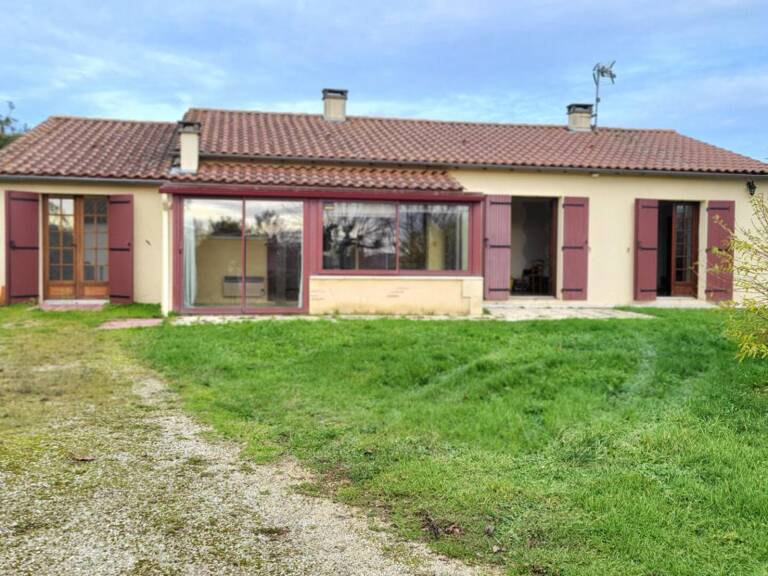 Maison  traditionnelle de plain pied de 114 m²  6 pièces sur parcelle de 1658 m² garage et piscine — photo 1