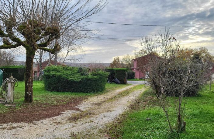 Maison  traditionnelle de plain pied de 114 m²  6 pièces sur parcelle de 1658 m² garage et piscine — photo 3