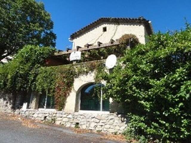Maison atypique avec terrasse plein sud et piscine , Alès — photo du bien