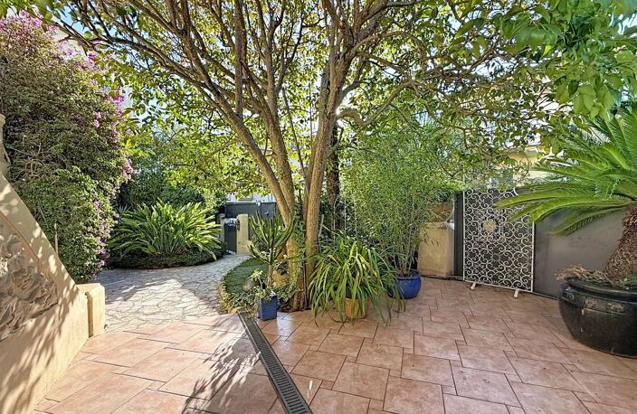 MAISON. NICE  / POETES — photo 2