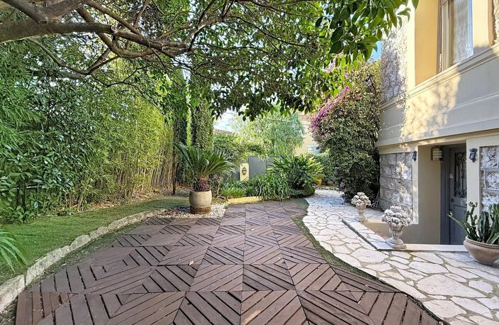 MAISON. NICE  / POETES — photo 4