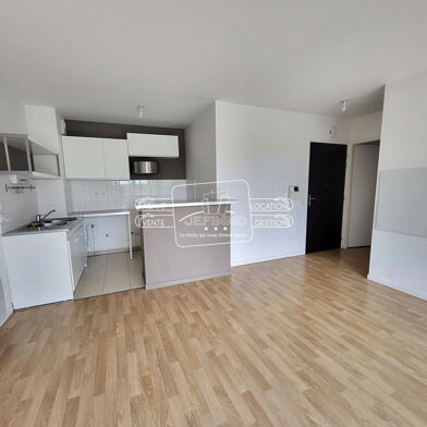Appartement 3 pièces 829 €