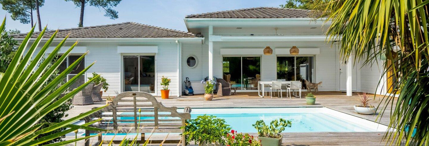 Maison 9 Pièces 215 m² à vendre à Salles (33770)