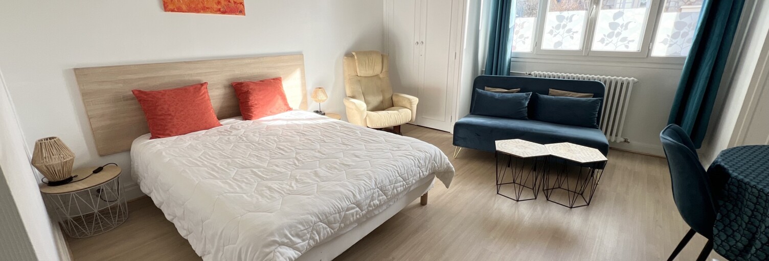 Immeuble  212 m² à vendre à Vic-sur-Cère (15800)