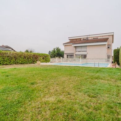 Maison 8 pièces 885700 €