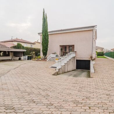 Maison 8 pièces 835200 €