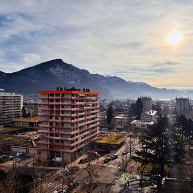 Appartement 3 pièces 1100 €