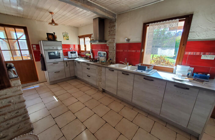 Maison en pierres et terre + séchoir + terrain — photo 5