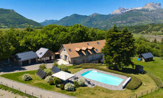 Maison 9 Pièces 245 m² à vendre à Manteyer (05400)