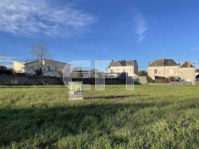Référence 6305<br>Terrain à bâtir viablisé<br>Surface : 830 — photo du bien