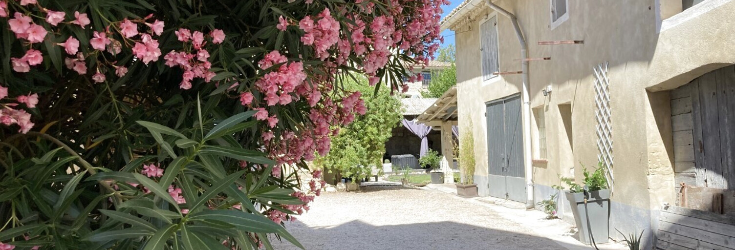 Maison 8 Pièces 210 m² à vendre à Roquemaure (30150)