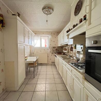 Appartement 4 pièces 258475 €