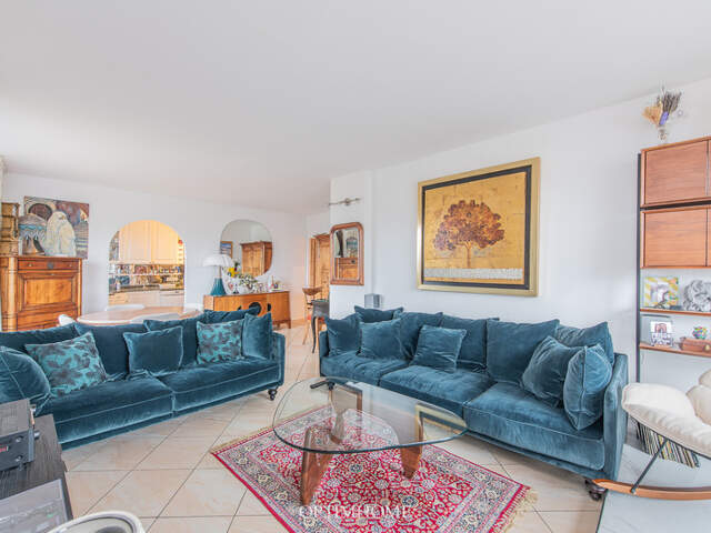 Résidence Parly 2 – Appartement 5 pièces – 108 m² – Dernier étage – Balcon & loggia – Garage box — photo du bien