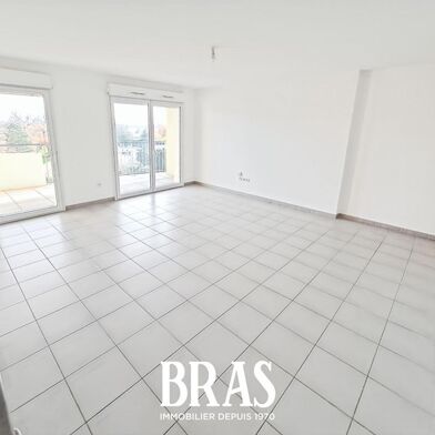 Appartement 3 pièces 222600 €