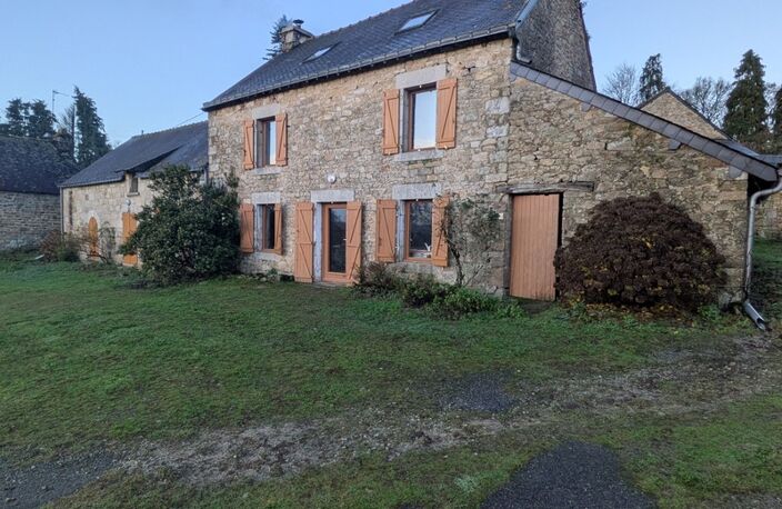 RARE SUR LE MARCHÉ GRANDE LONGÈRE EN PIERRE AVEC DE NOMBREUSES DÉPENDANCES PARCELLES ATTENANTES DE 14 HECTARES — photo 2