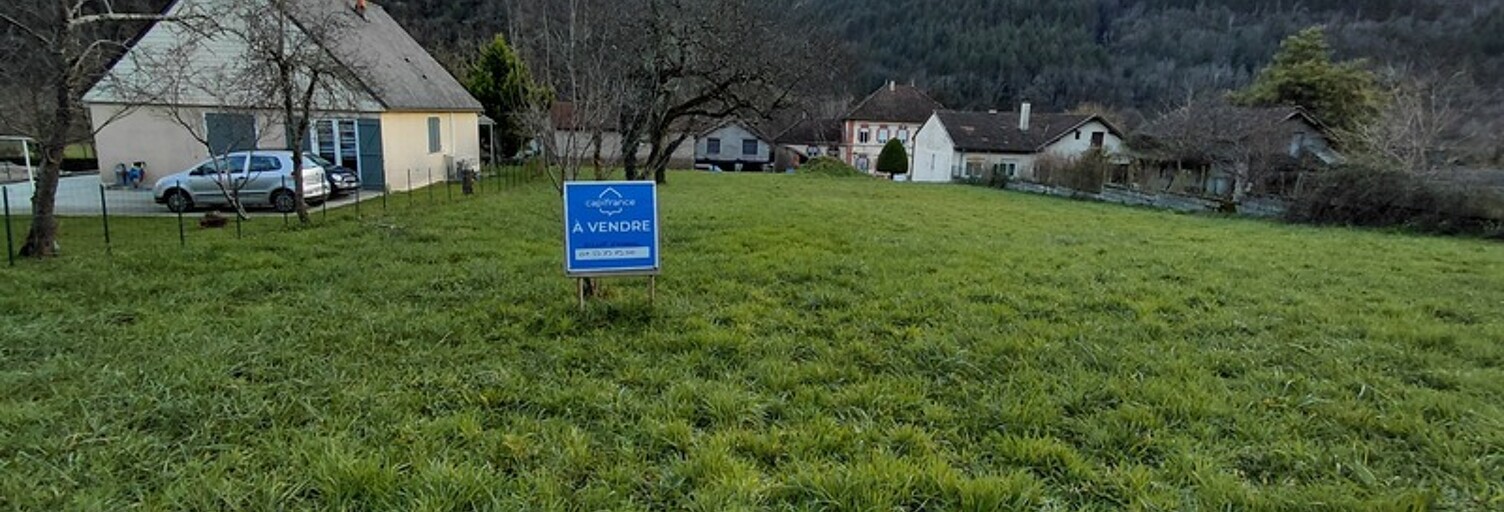Terrain  1898 m² à vendre à Saint-Parthem (12300)