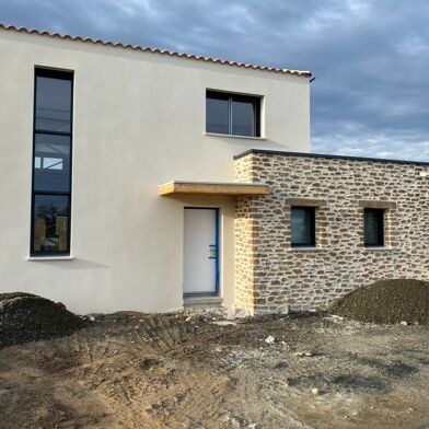 Maison 5 pièces 1600 €