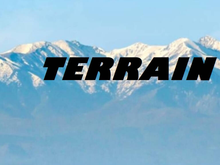 Terrain Salses Le Chateau 500 m2 — photo 1