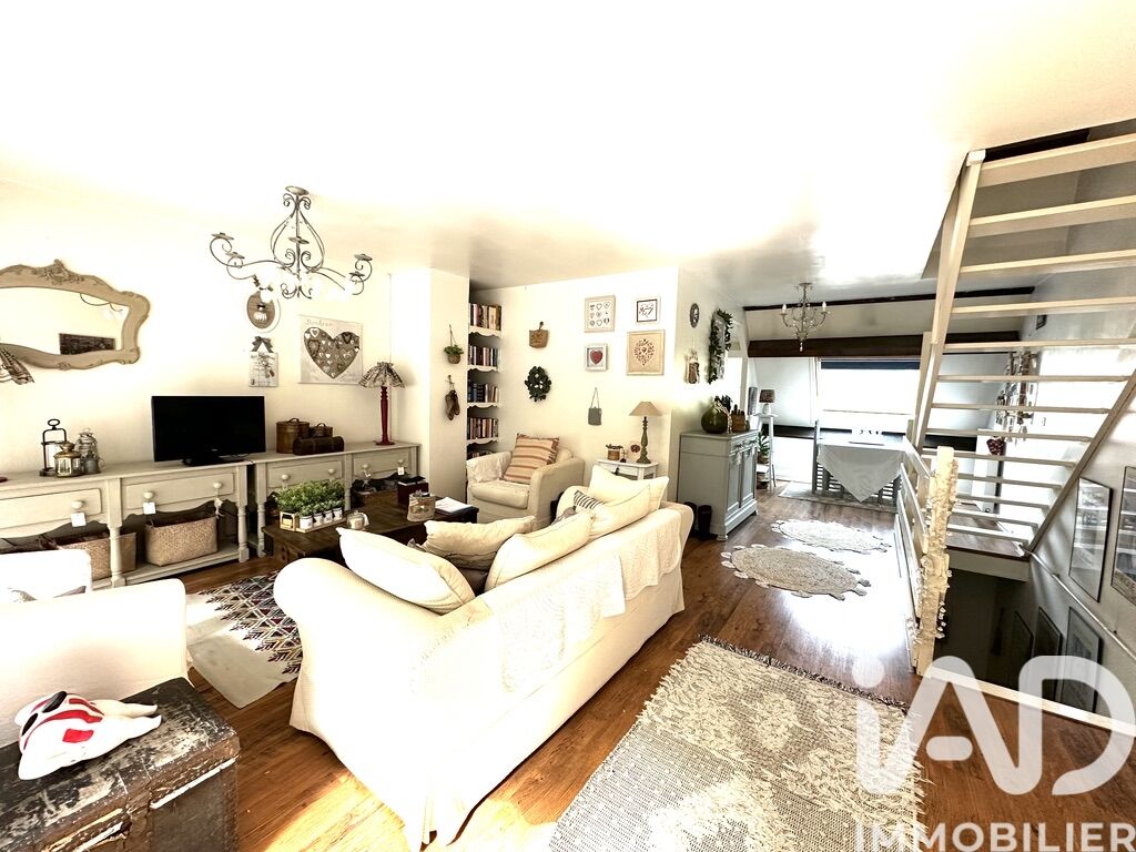 St-Julien-Les-Villas - 100m² - 5p. - 3ch.