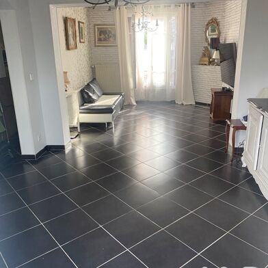 Maison 4 pièces 1300 €