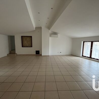 Appartement 3 pièces 670 €