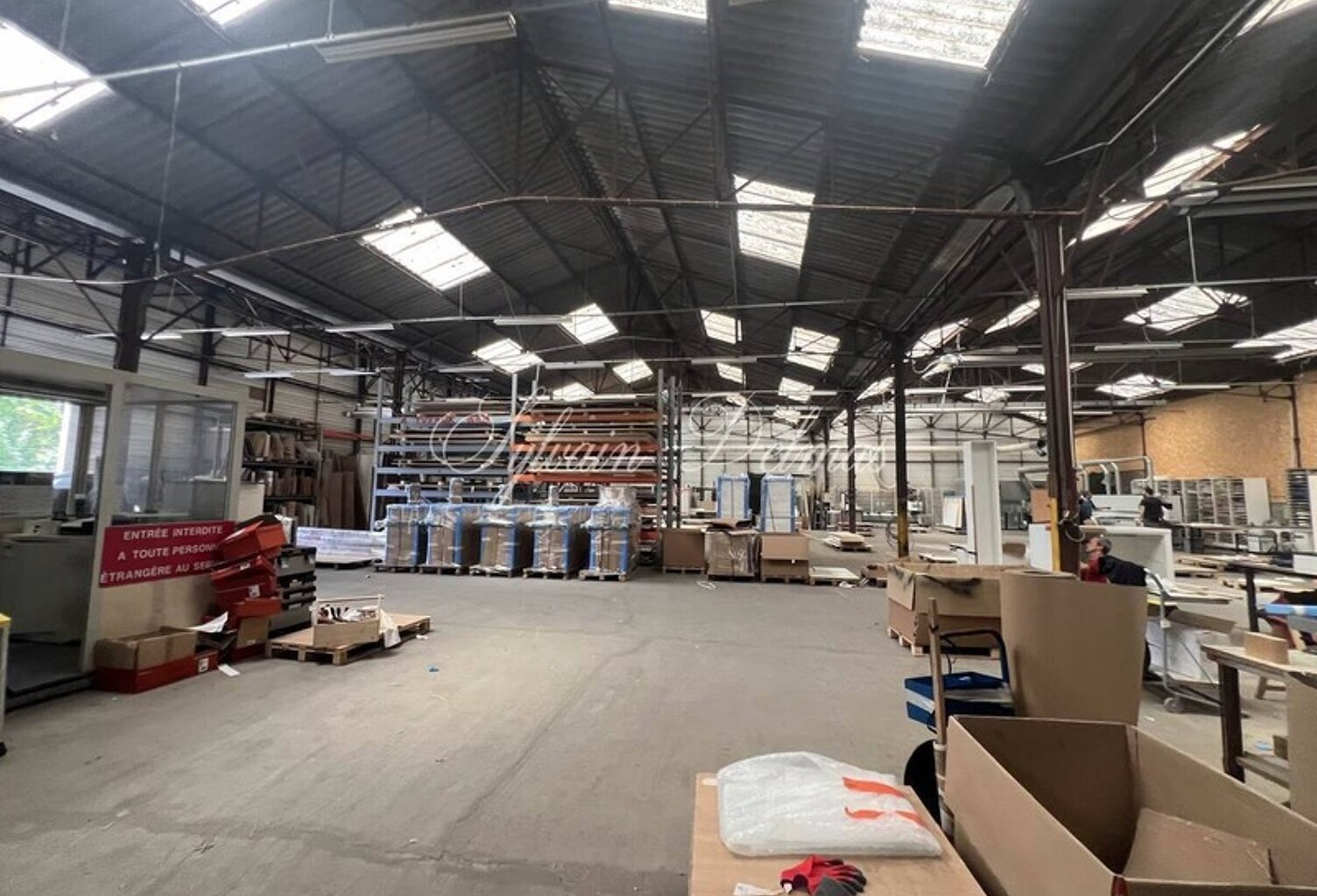Locaux industriels et bureaux à vendre proche de AMBOISE (37) — photo 1