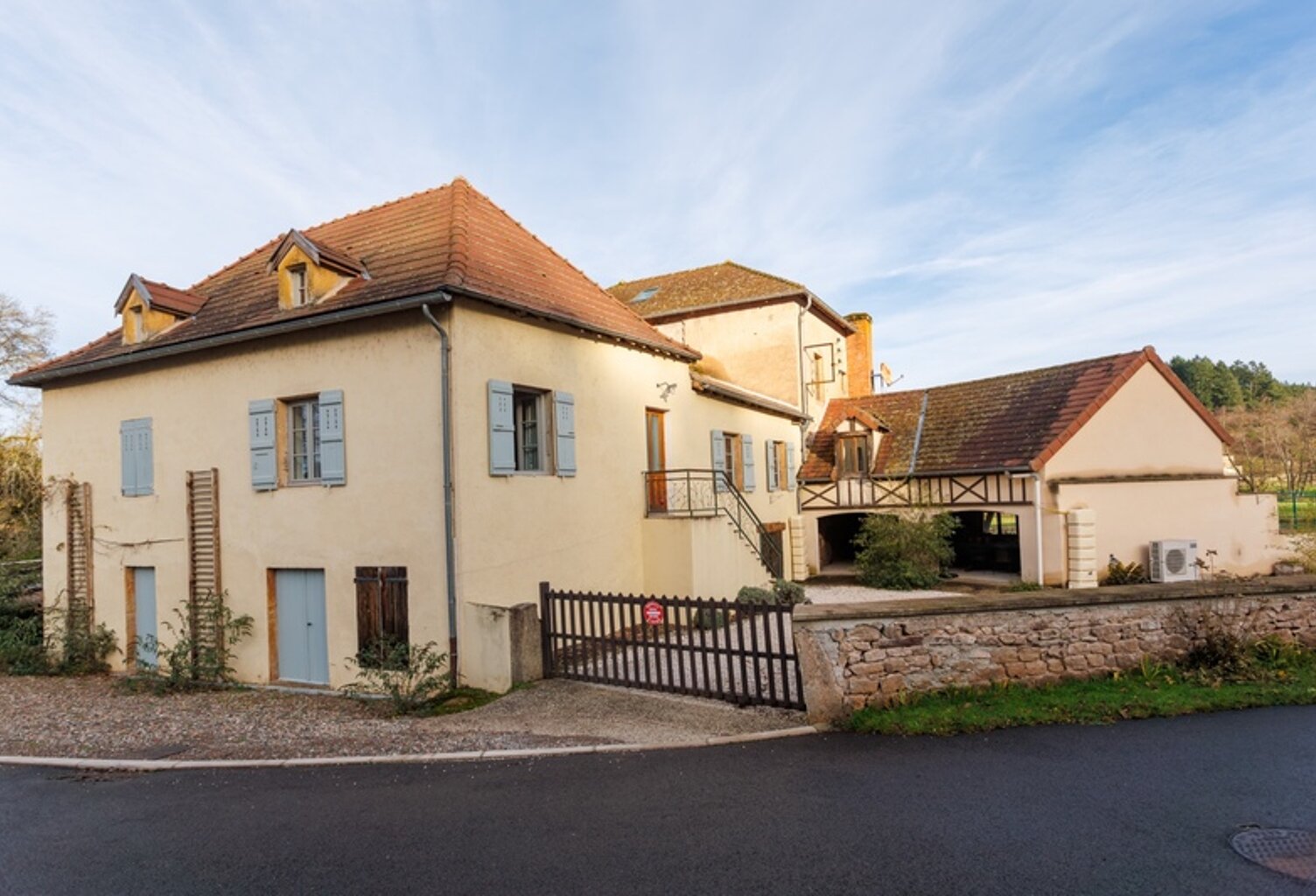 Exclusivité Propriété à vendre 10 pièces OZOLLES (71)-Ancien Moulin avec droit d'eau — photo 1