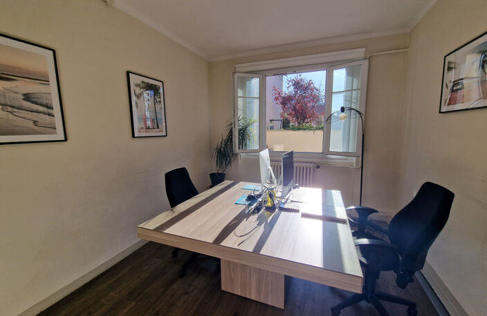 T2 - 58 m2 - QUARTIER MONPLAISIR - — photo 3