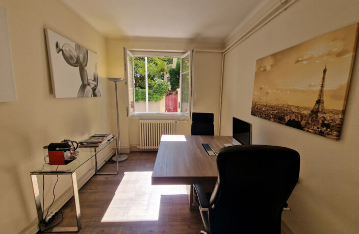 T2 - 58 m2 - QUARTIER MONPLAISIR - — photo 4