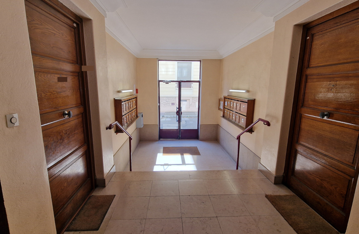 T2 - 58 m2 - QUARTIER MONPLAISIR - — photo 5
