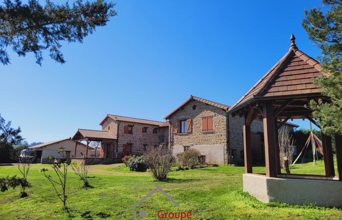 Maison 9 pièces 140 m² · à Pradines · 140 m² · 473 000 €
