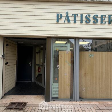 Commerce 2 pièces 74400 €