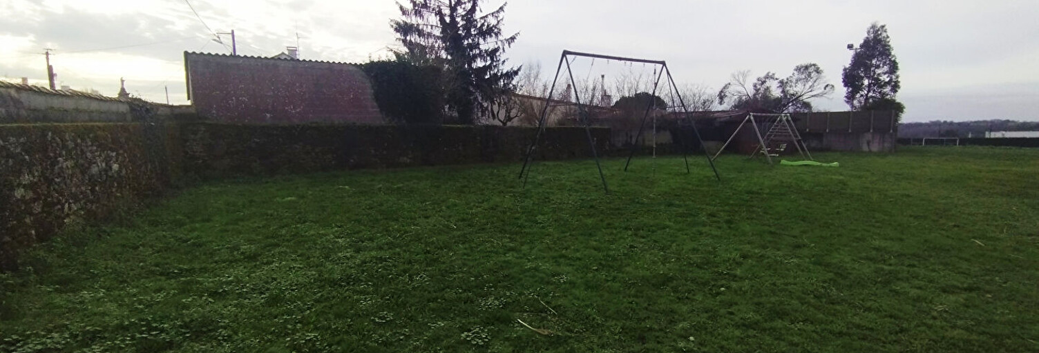 Terrain  785 m² à vendre à Tiffauges (85130)