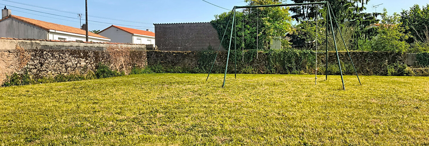 Terrain  785 m² à vendre à Tiffauges (85130)