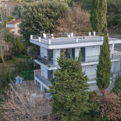 Maison 5 pièces 749000 €