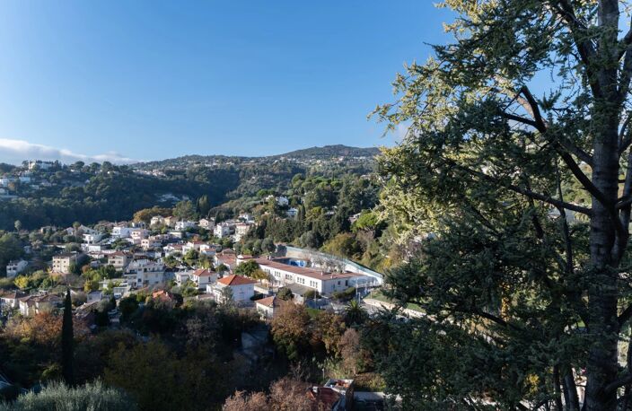 Cimiez / Rimiez :  3 pièces  , terrasse , parking, vue dégagée — photo 3